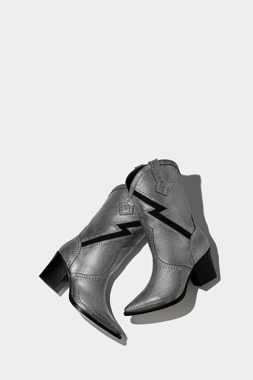 botas plateadas cowboy espacial