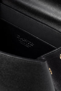 bolsa de mano con detalles de piel 