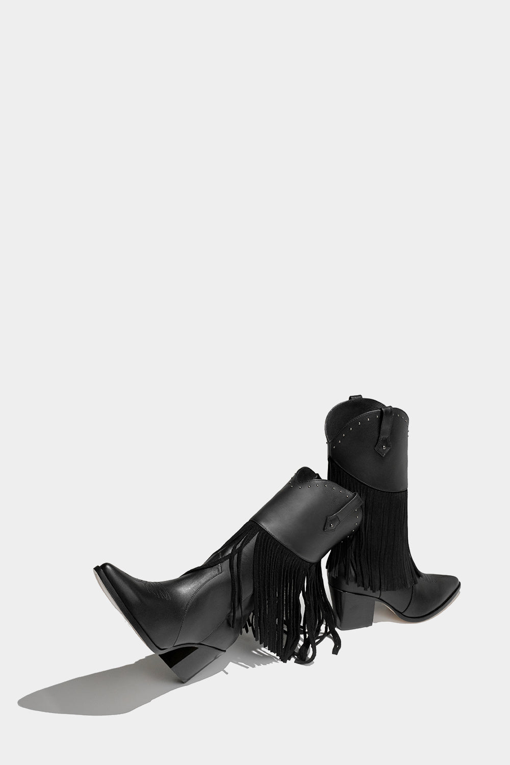 botas negras vaqueras con tacón cubano